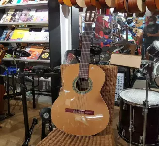 قیمت گیتار کلاسیک پاکو کاستیلو